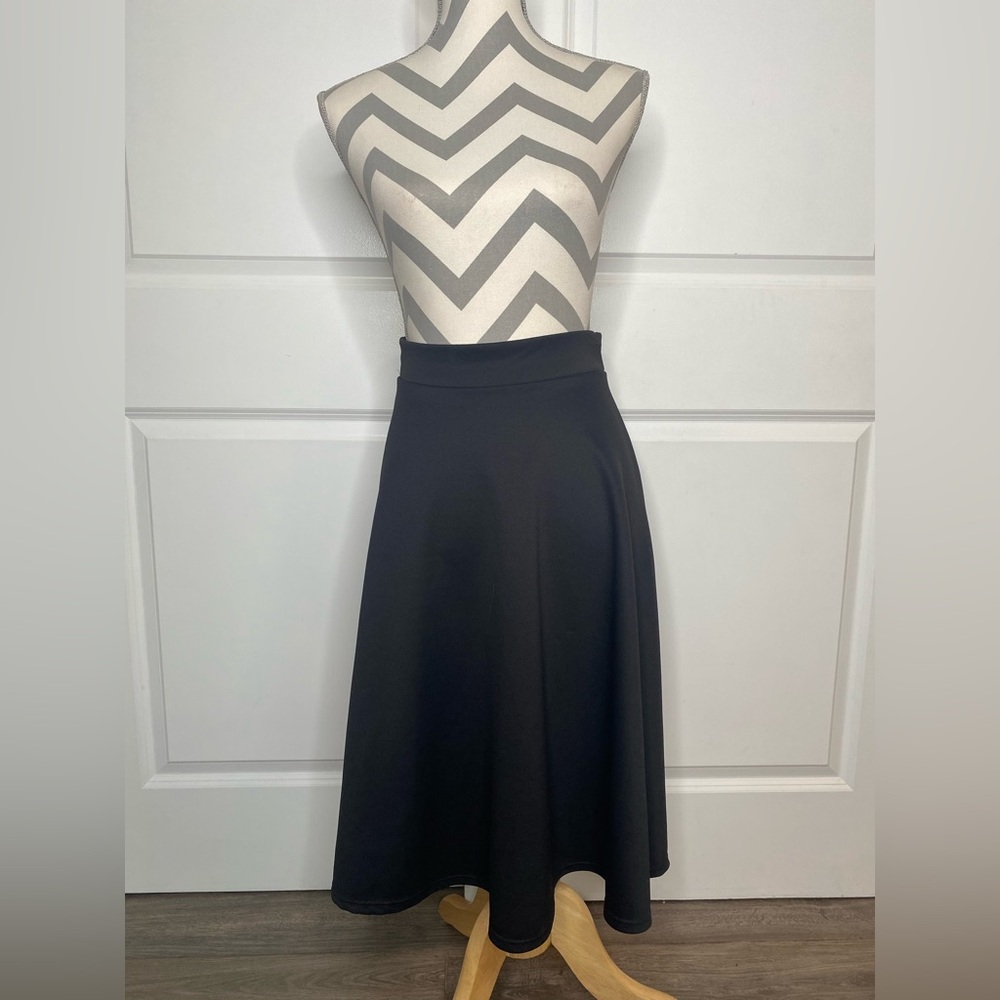Silhouette NYC Small Black Skirt